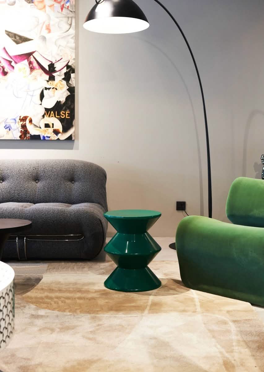 Aura Round Side Table in ABS Plastic With Contemporary Double - Hourglass Design
