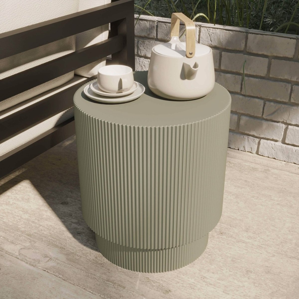 LeisureMod Side Table Eden Series Side Table in Fiberstone Round Accent Table for Home, Living Room, Indoor, and Outdoor